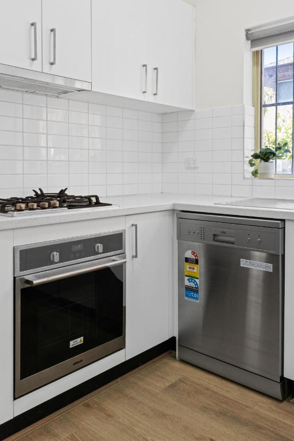 Burwood City Newly Renovated 2 Bed 2 Bath Free Private Parking Big Apt Sydney Luaran gambar